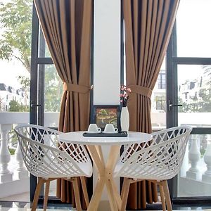 Deluxe Studio